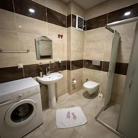 Aparthotel Eros *